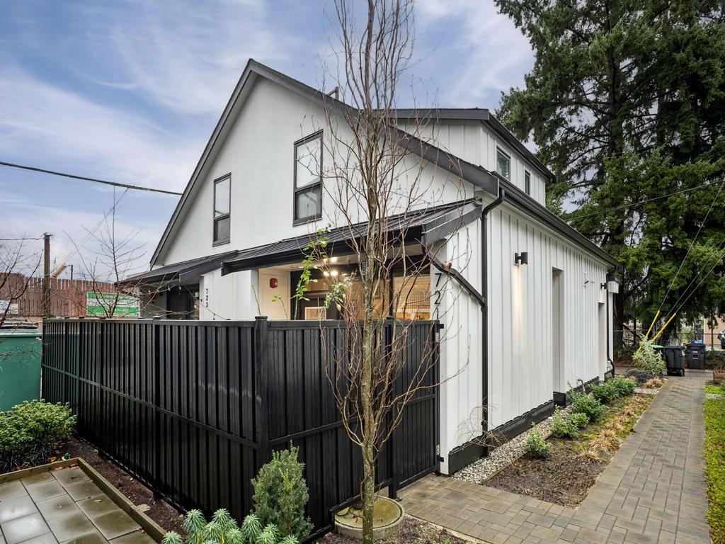 Listing Image for R3080051