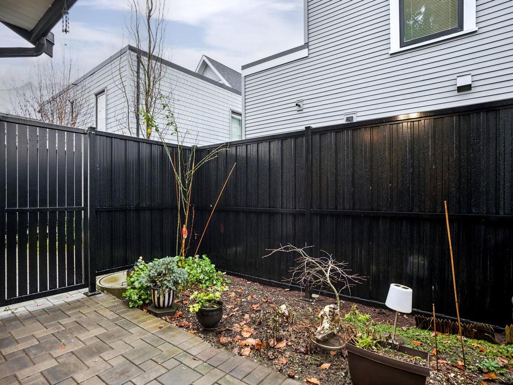 Listing Image for R3080051