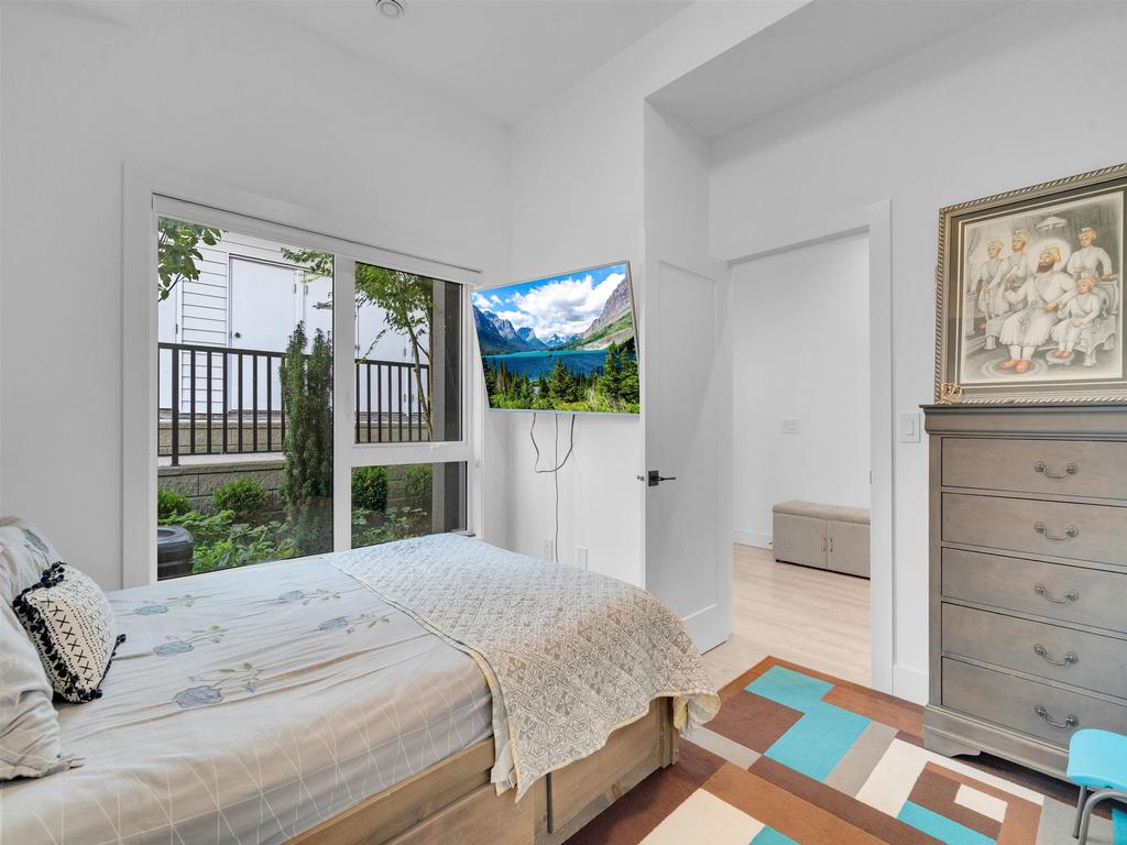 Listing Image for R3080053