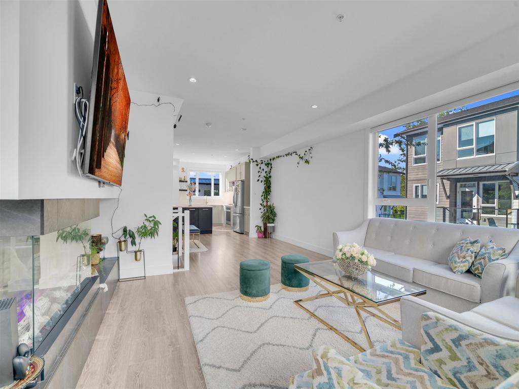 Listing Image for R3080053