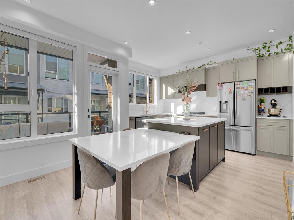 Listing Image for R3080053