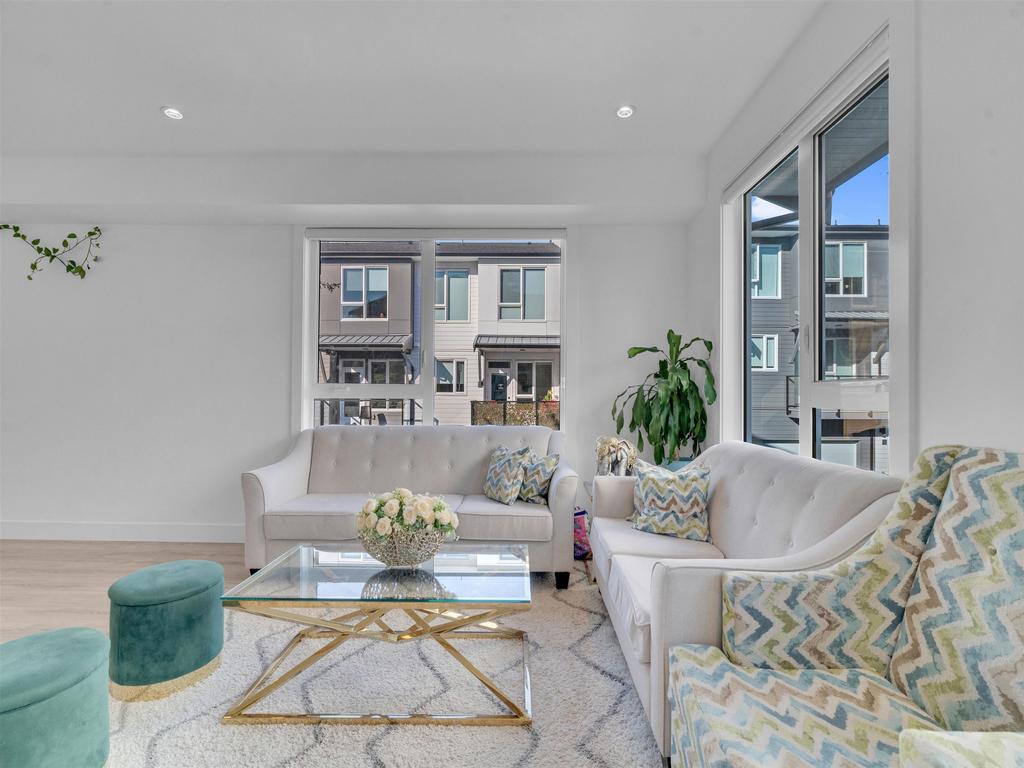 Listing Image for R3080053