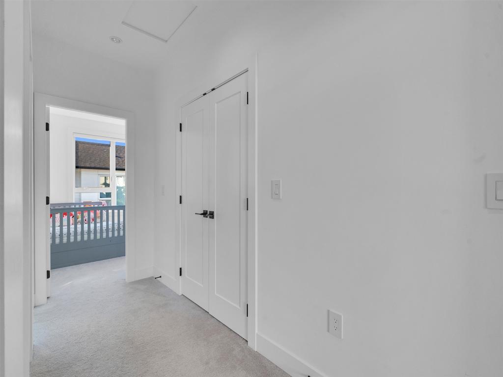 Listing Image for R3080053