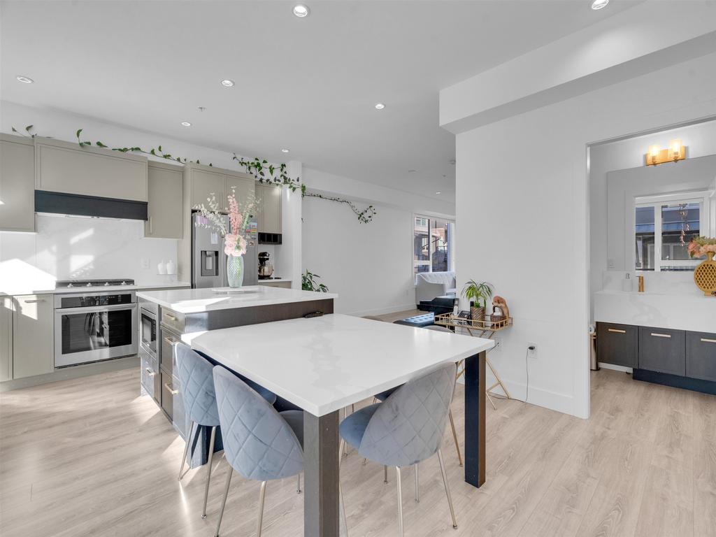 Listing Image for R3080053