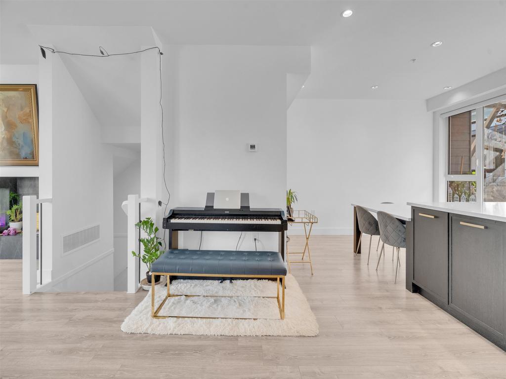 Listing Image for R3080053