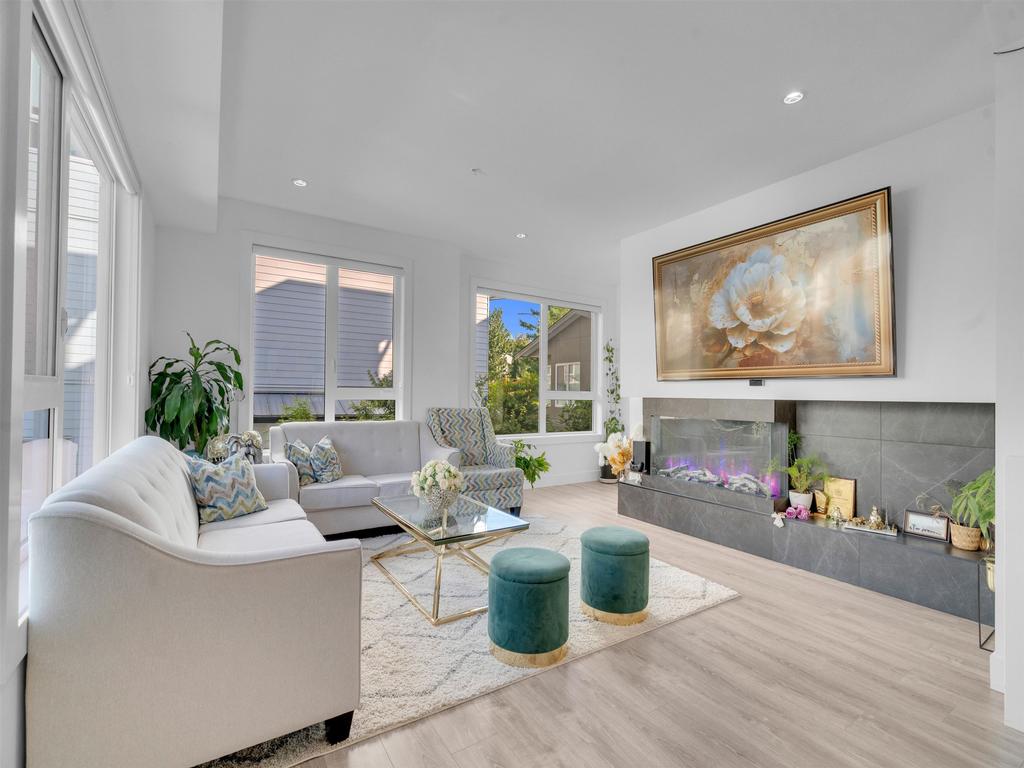 Listing Image for R3080053