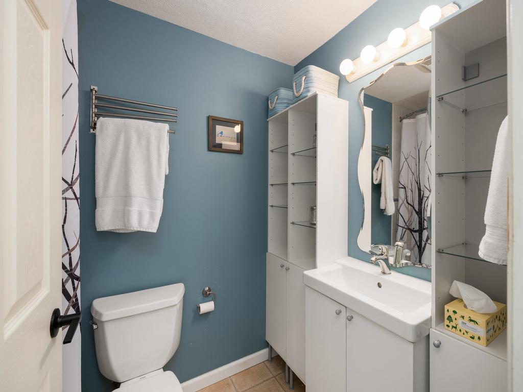 Listing Image for R3080055