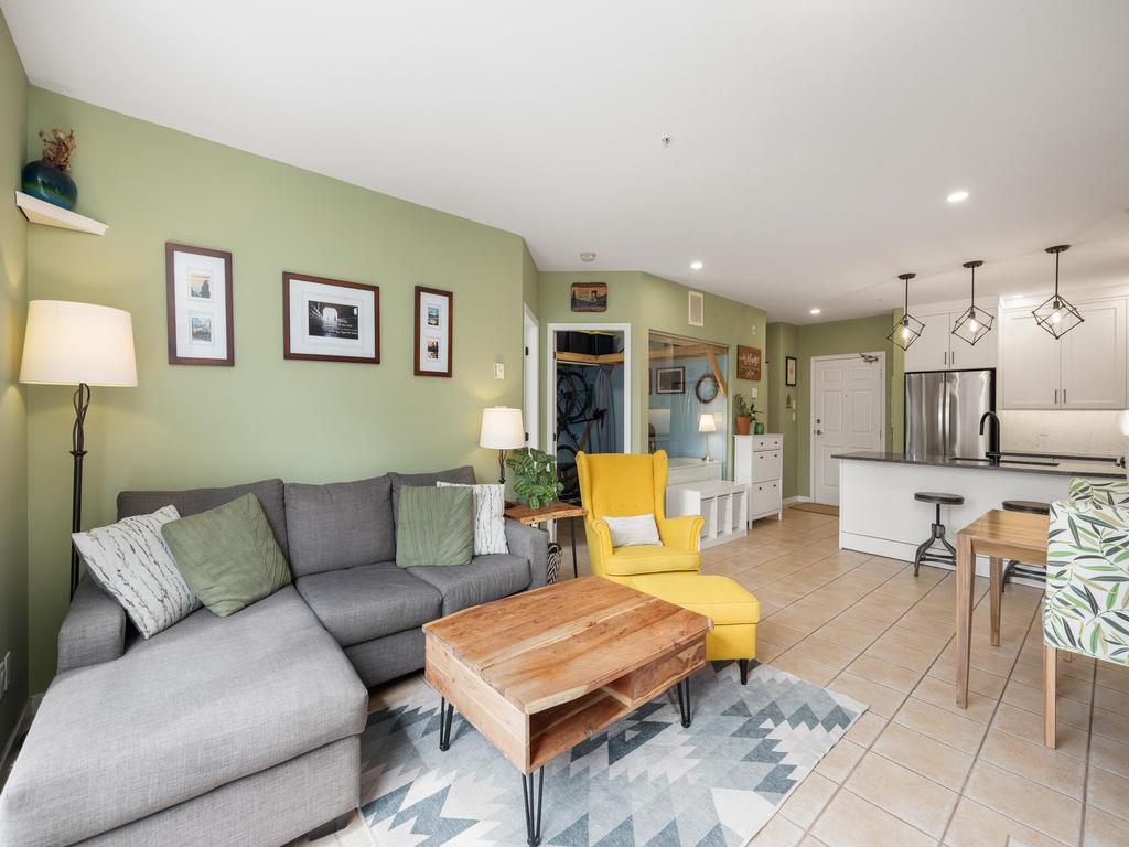 Listing Image for R3080055