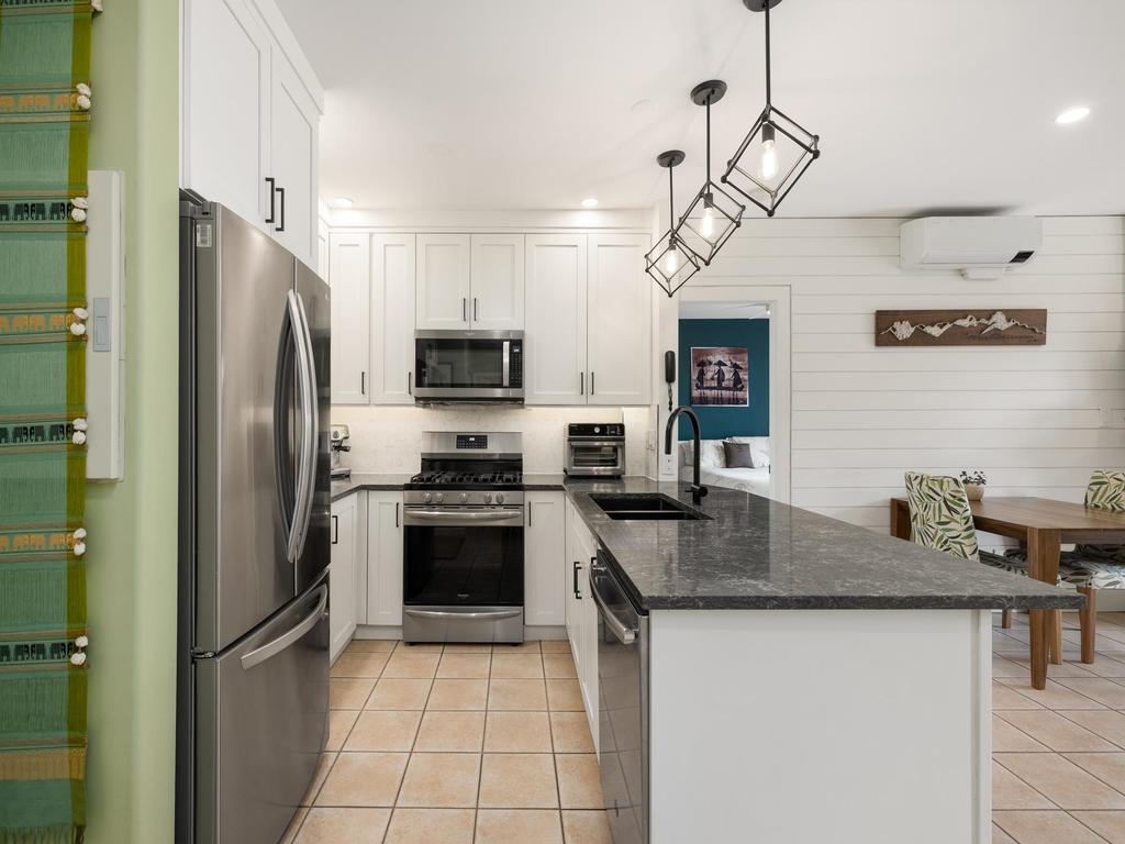 Listing Image for R3080055