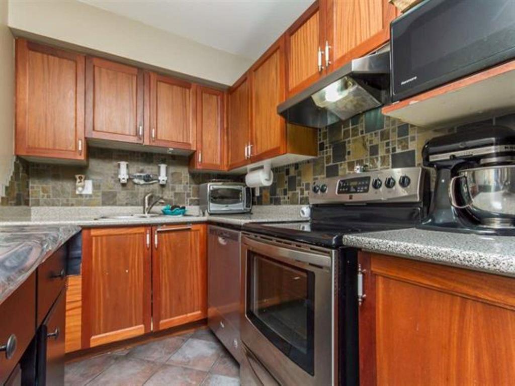 Listing Image for R3080084