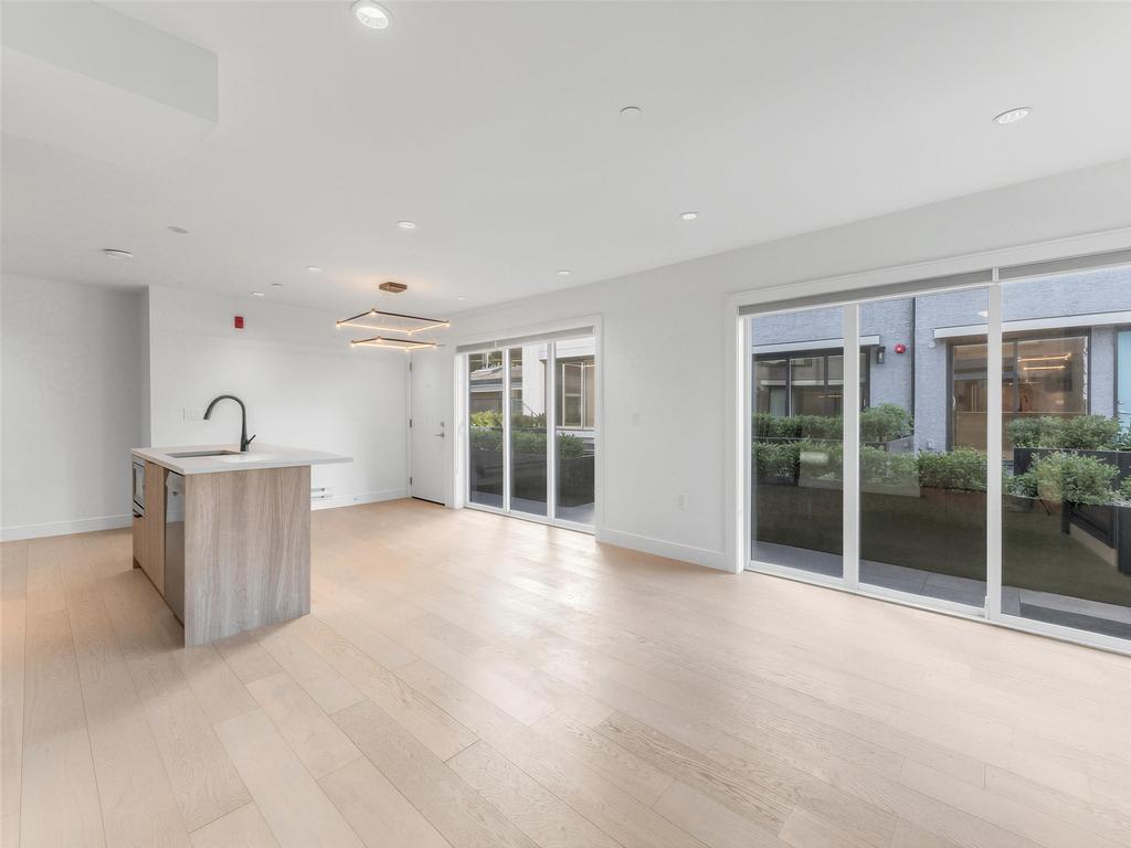 Listing Image for R3080085