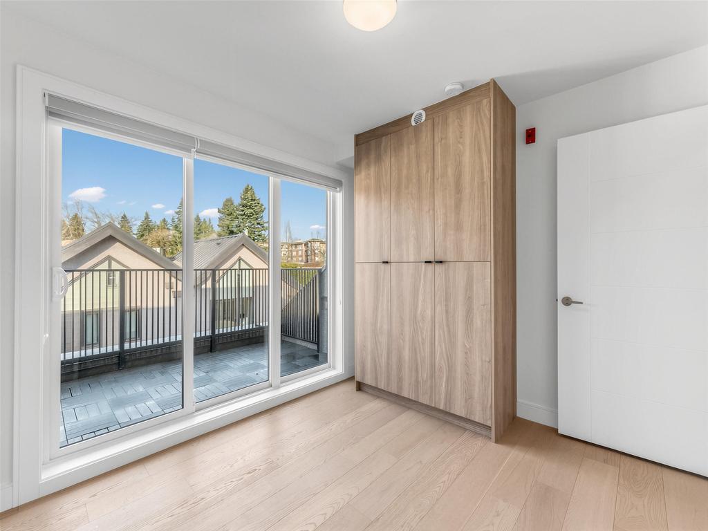 Listing Image for R3080085