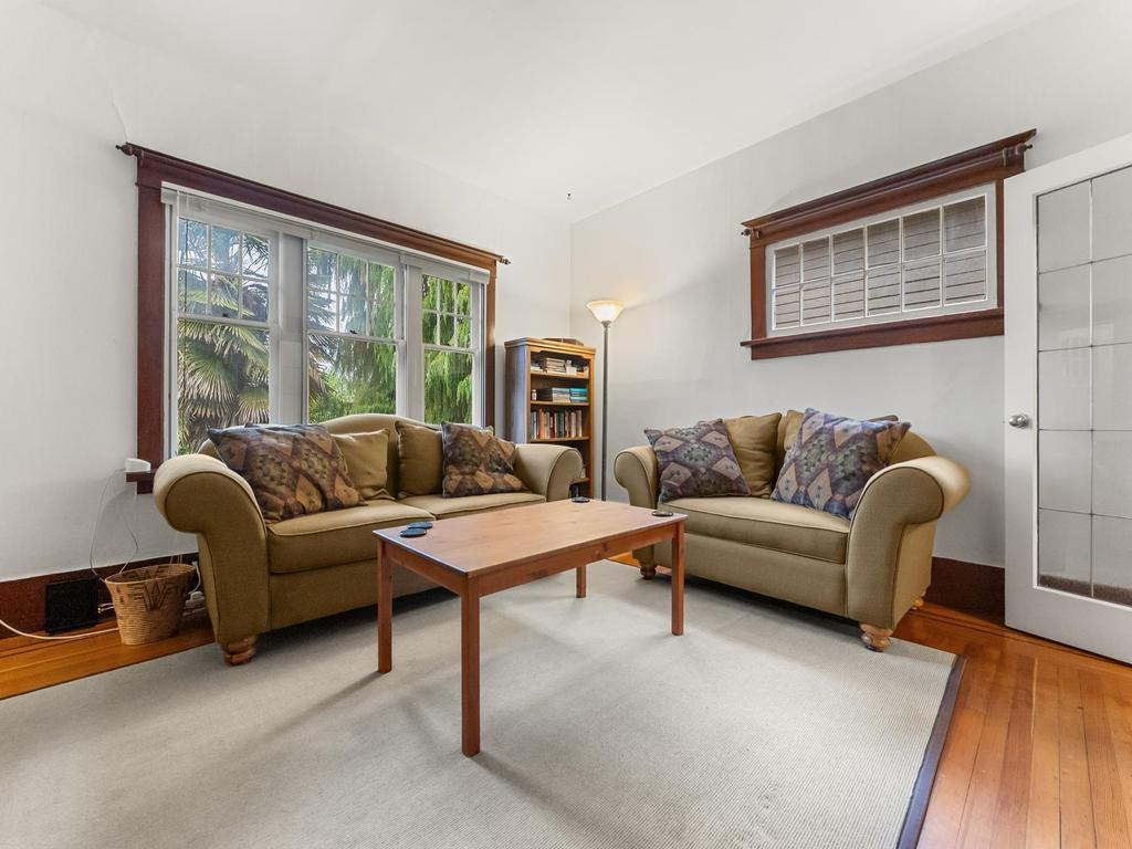 Listing Image for R3080121