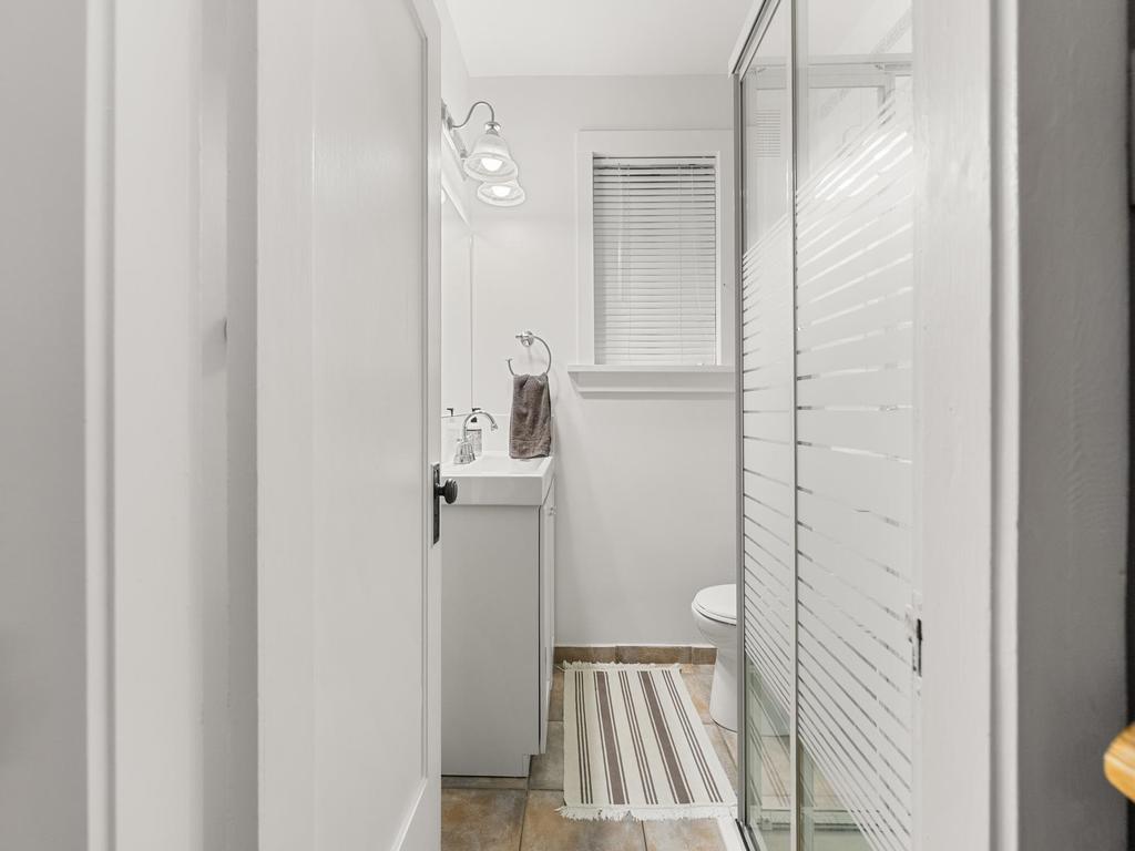 Listing Image for R3080121