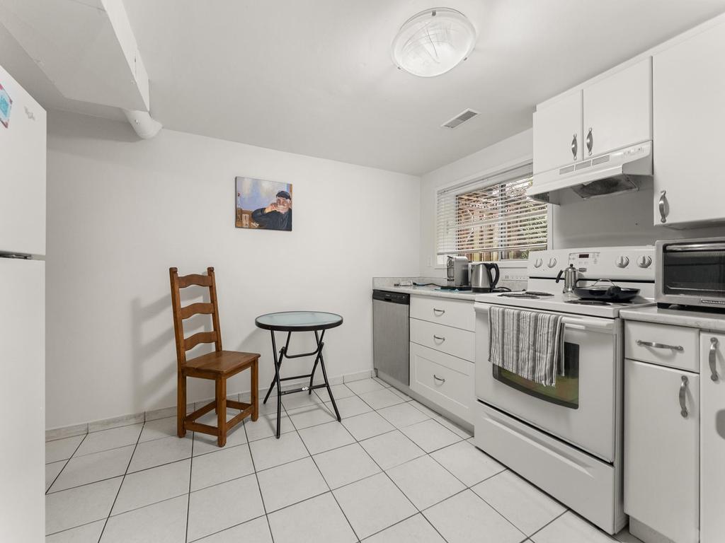 Listing Image for R3080121