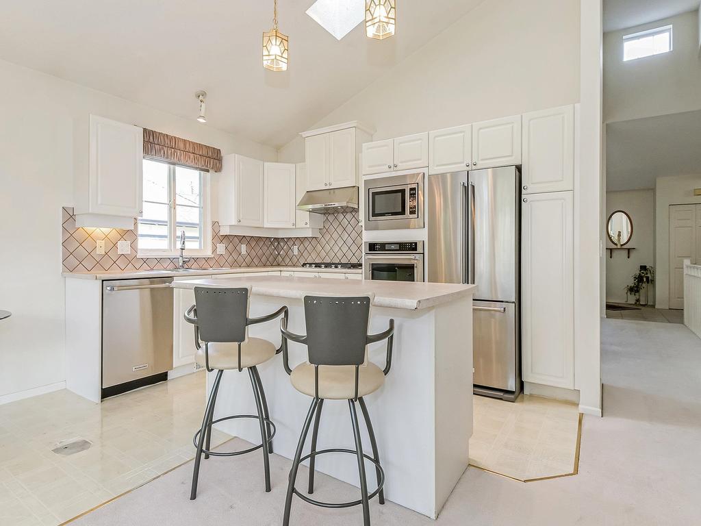 Listing Image for R3080122