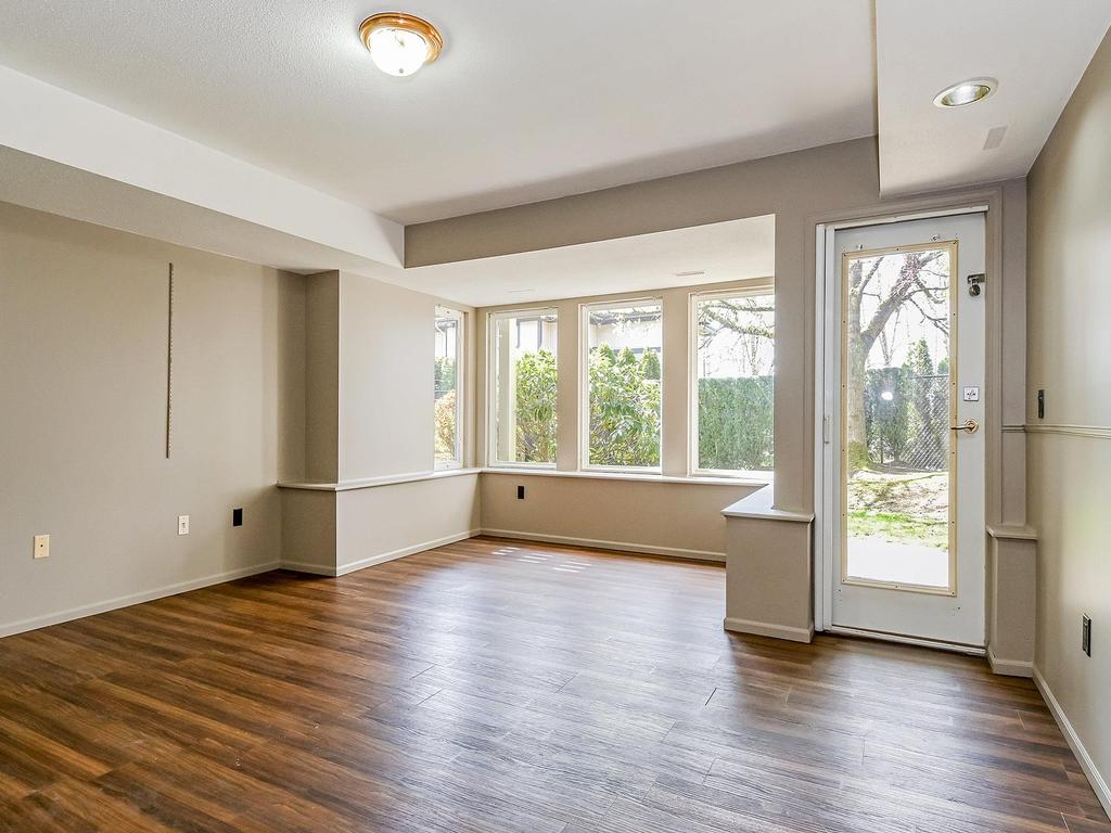 Listing Image for R3080122