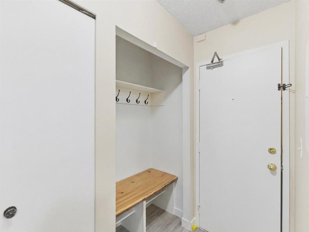 Listing Image for R3080138