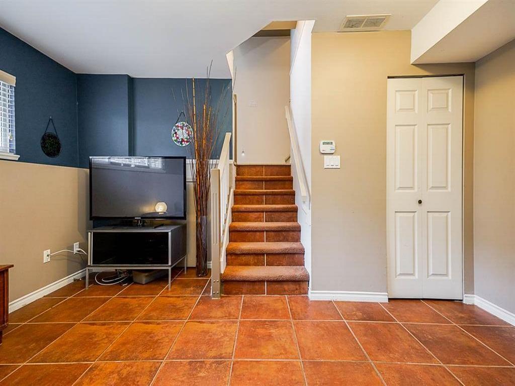 Listing Image for R3080143