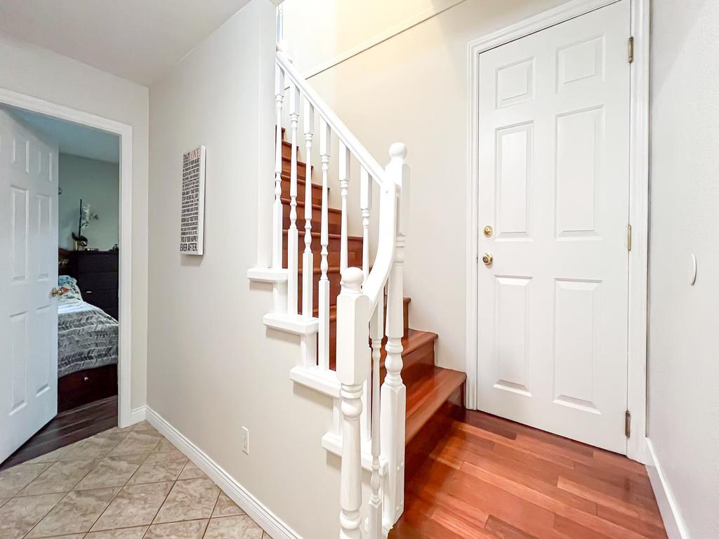 Listing Image for R3080150