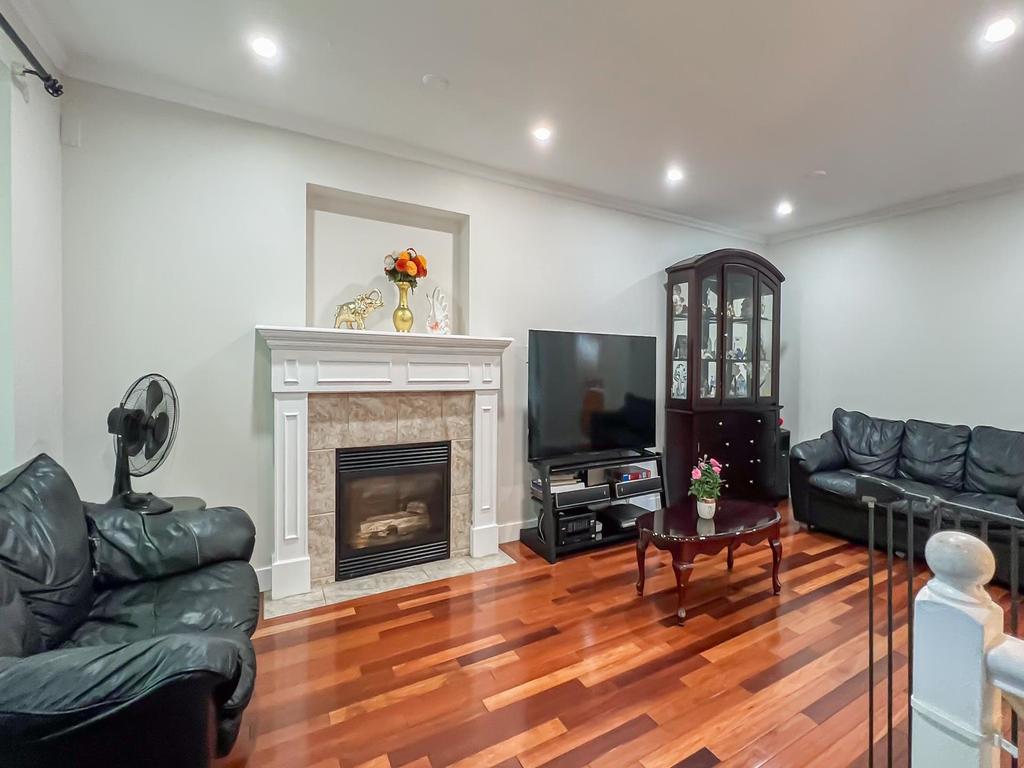 Listing Image for R3080150