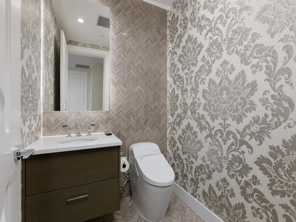 Listing Image for R3080154