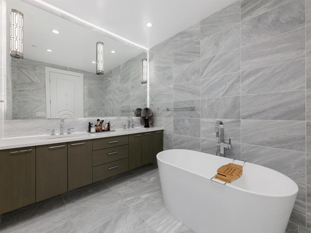 Listing Image for R3080154