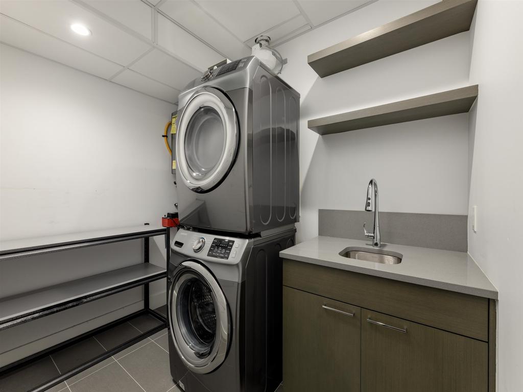 Listing Image for R3080154