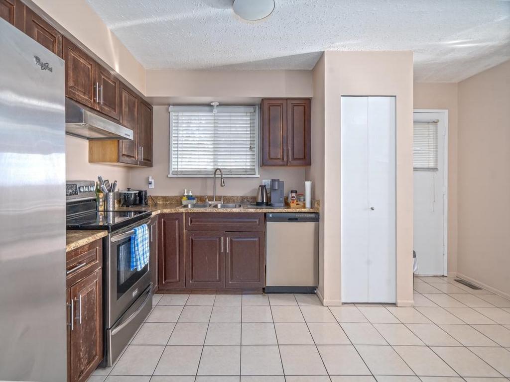 Listing Image for R3080160