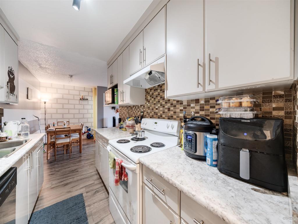 Listing Image for R3080170