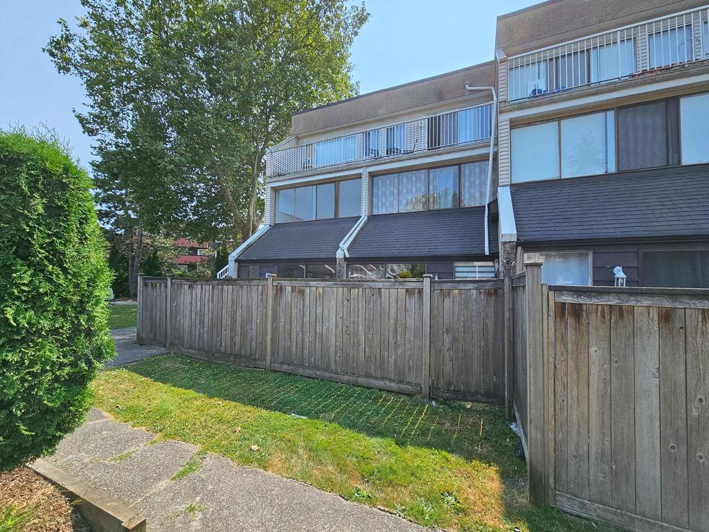Listing Image for R3080177