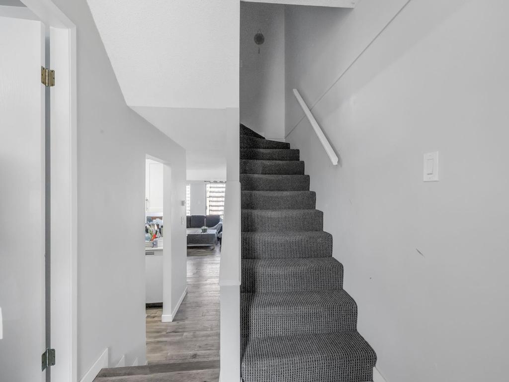 Listing Image for R3080177