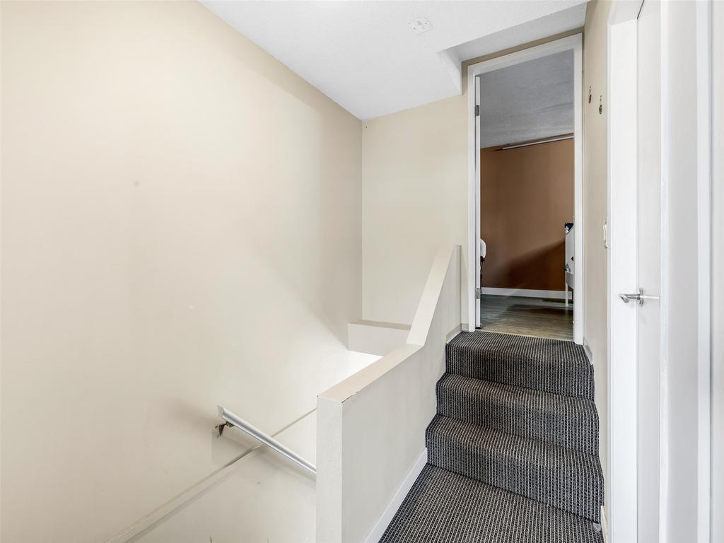Listing Image for R3080177