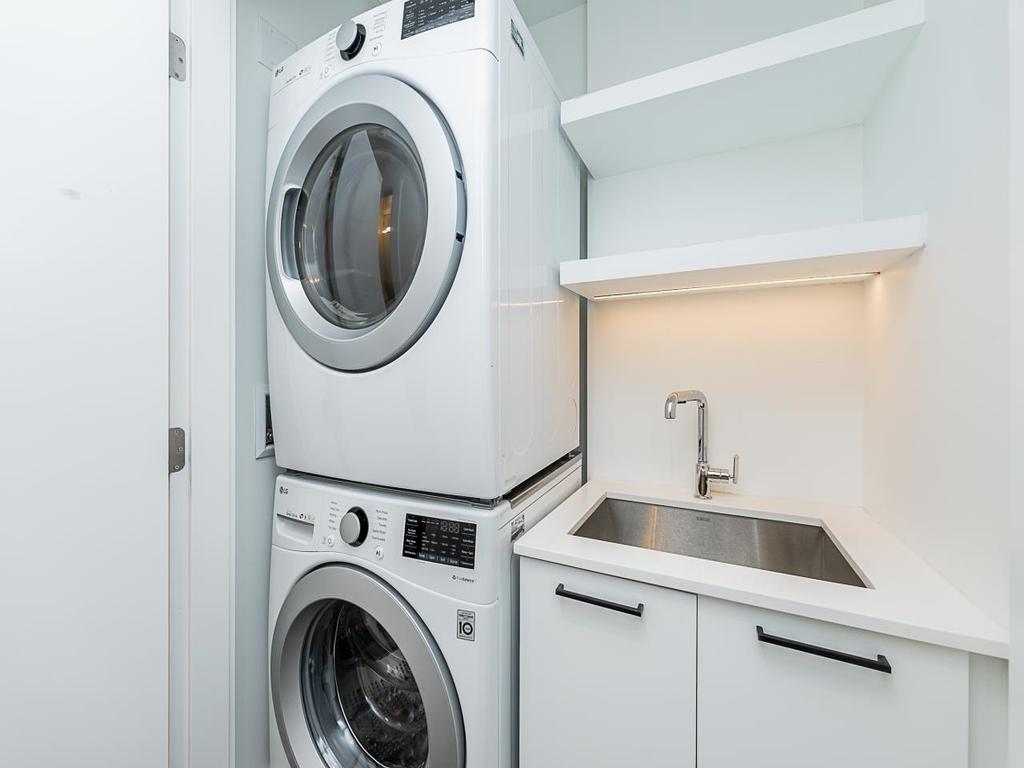 Listing Image for R3080189