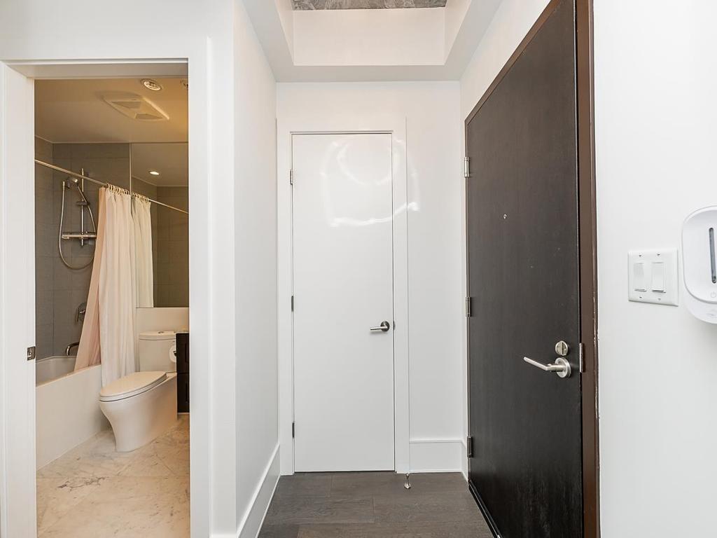 Listing Image for R3080189