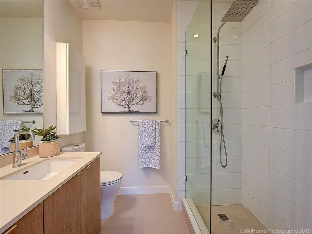 Listing Image for R3080194