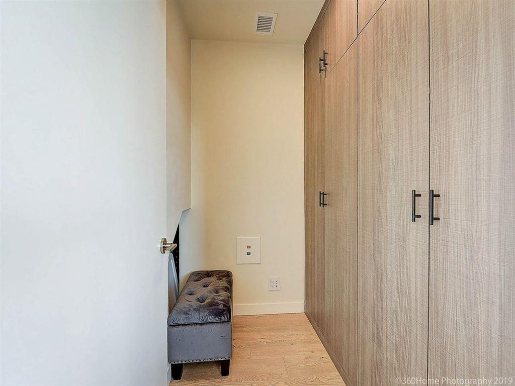 Listing Image for R3080194