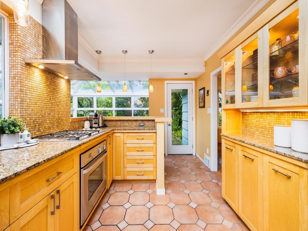 Listing Image for R3080200