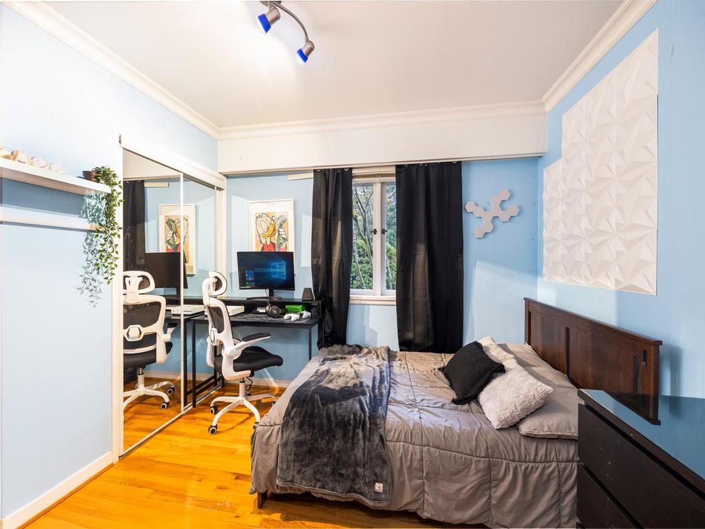 Listing Image for R3080200