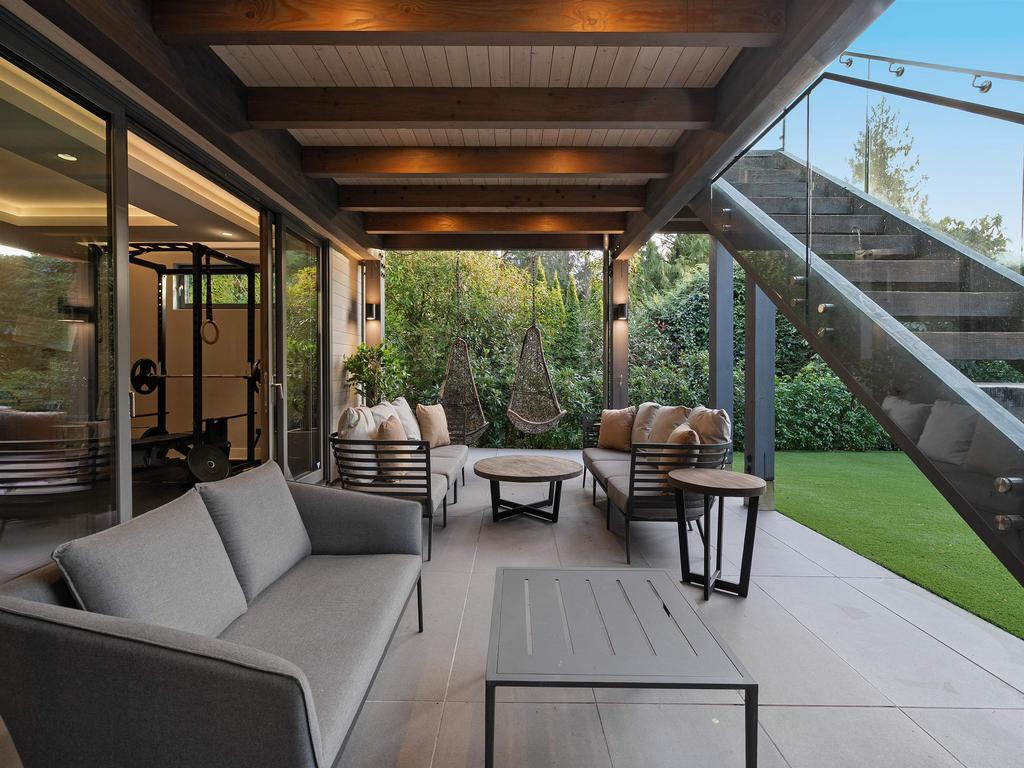 Listing Image for R3080236