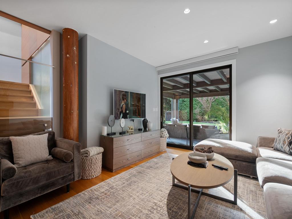 Listing Image for R3080236