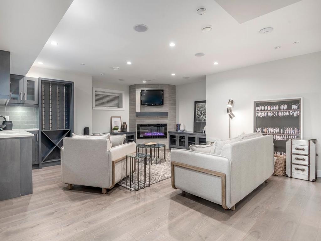 Listing Image for R3080254