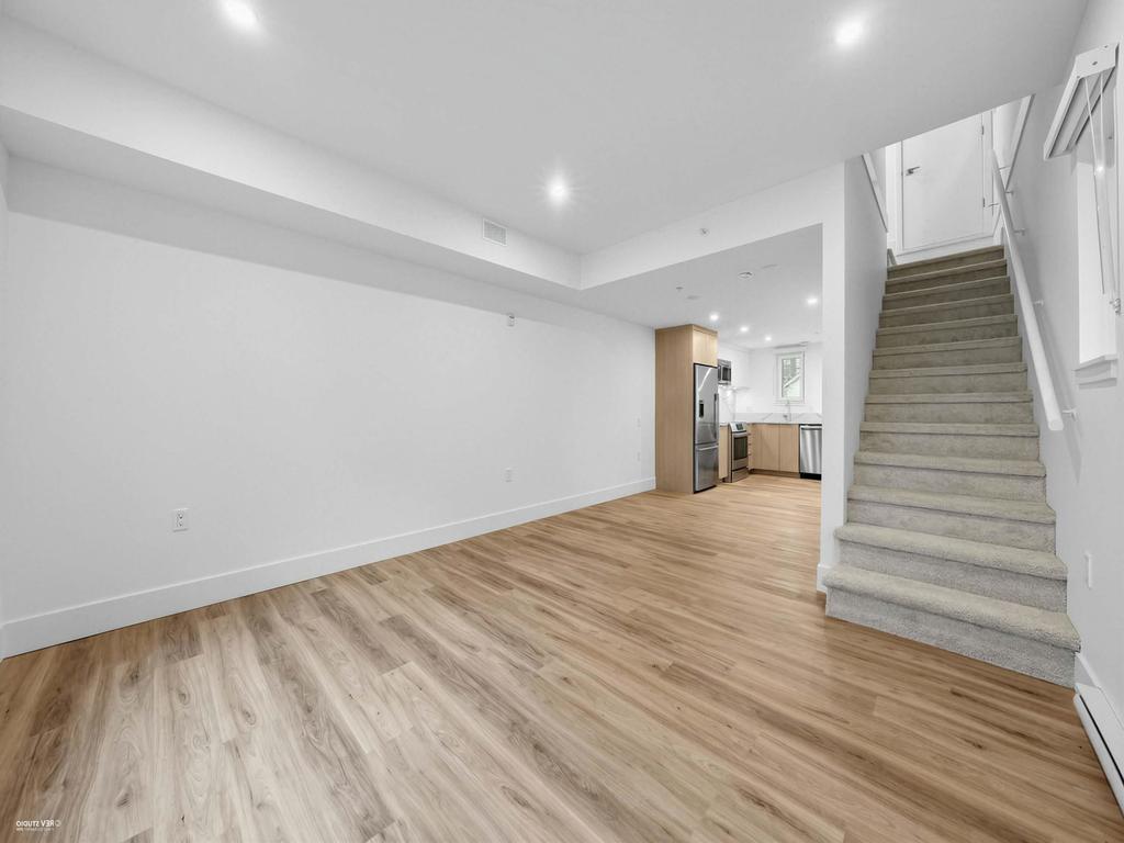 Listing Image for R3080262