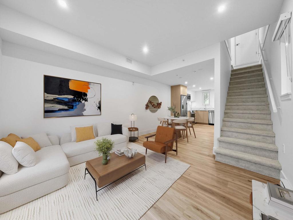 Listing Image for R3080262