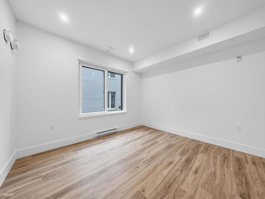 Listing Image for R3080262