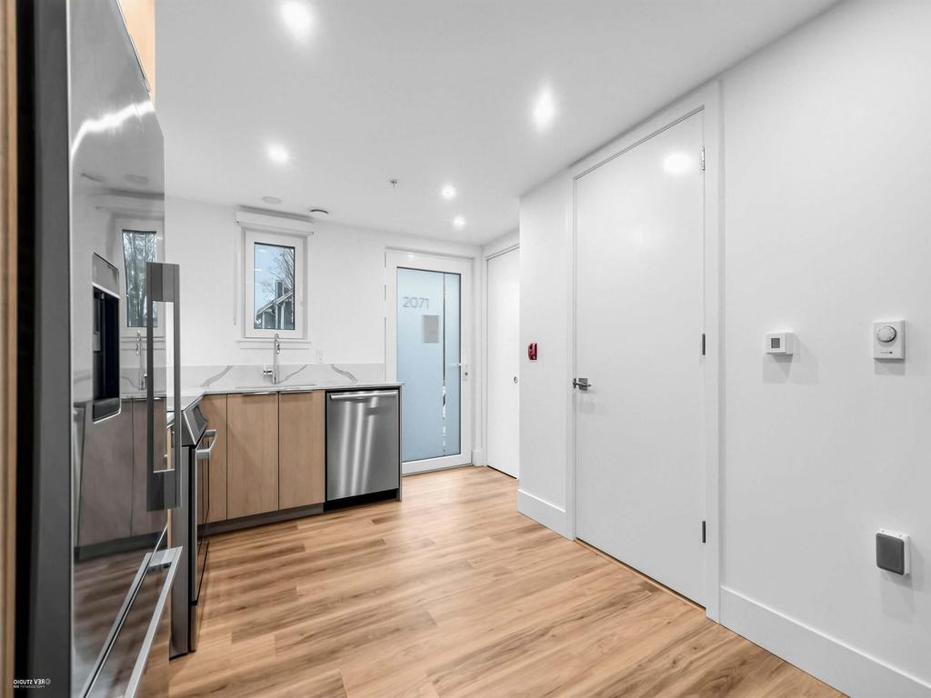 Listing Image for R3080262