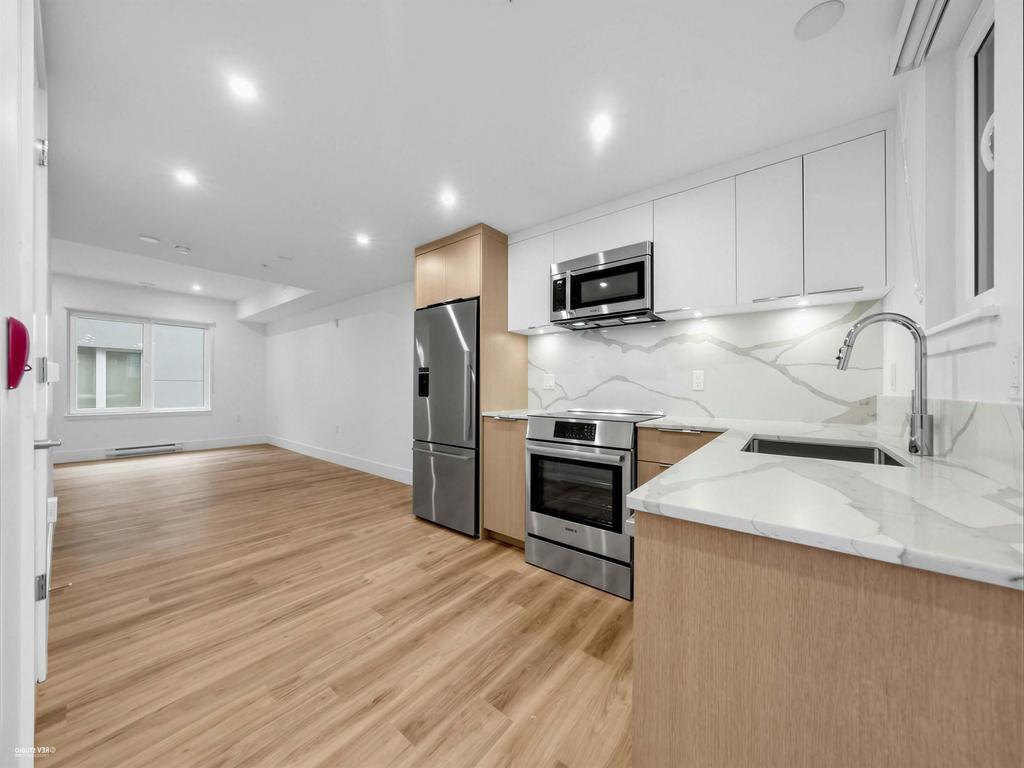 Listing Image for R3080262