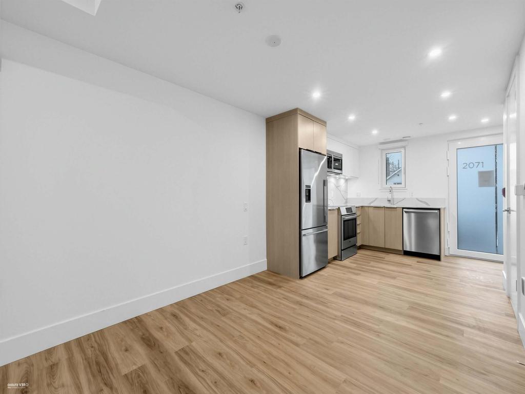 Listing Image for R3080262