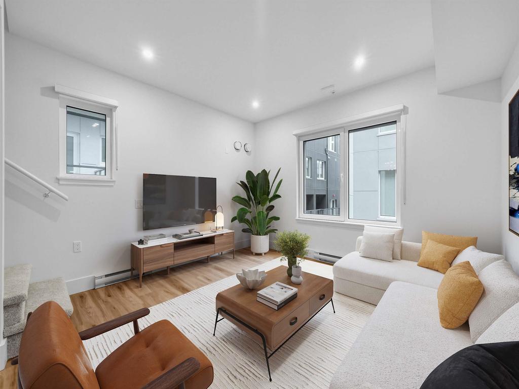 Listing Image for R3080262