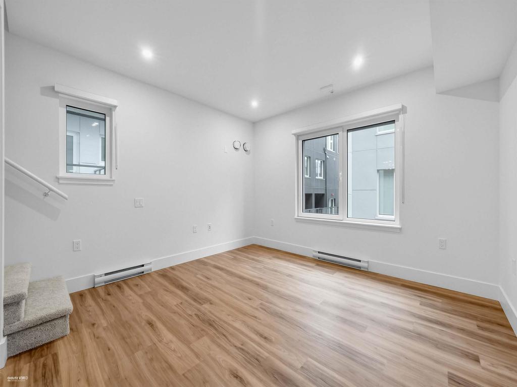 Listing Image for R3080262